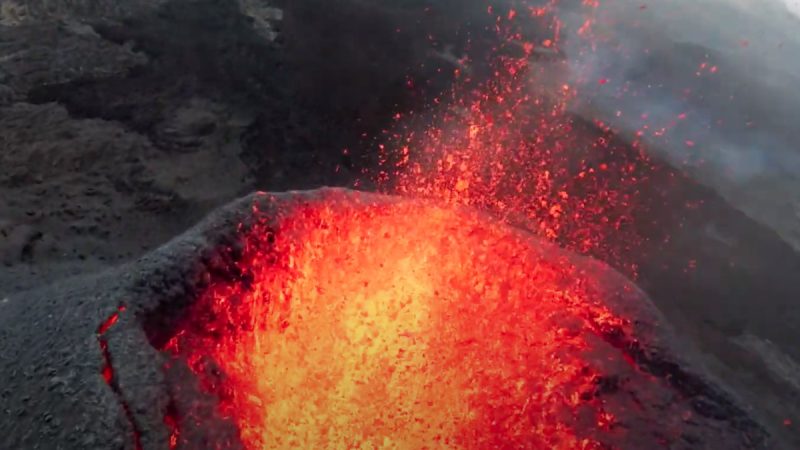 Le drone, le volcan et ça passe de justesse !