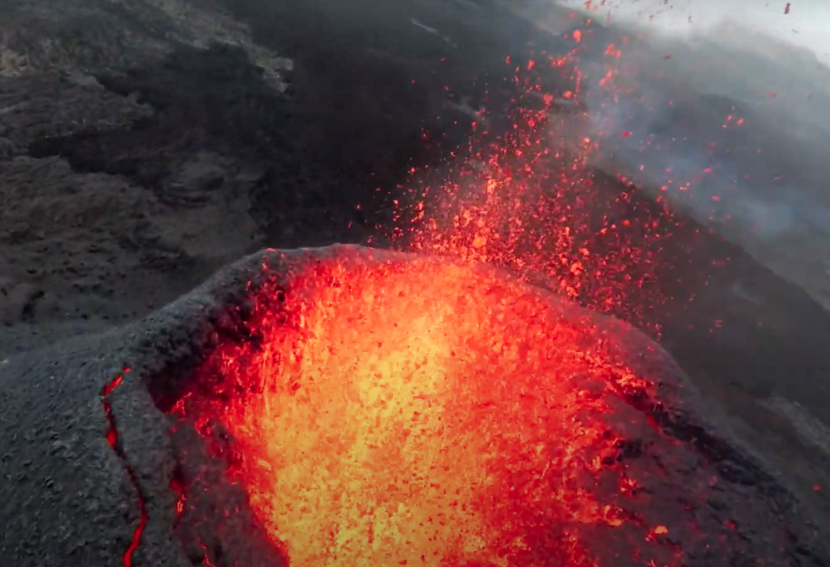 Le drone, le volcan et ça passe de justesse !