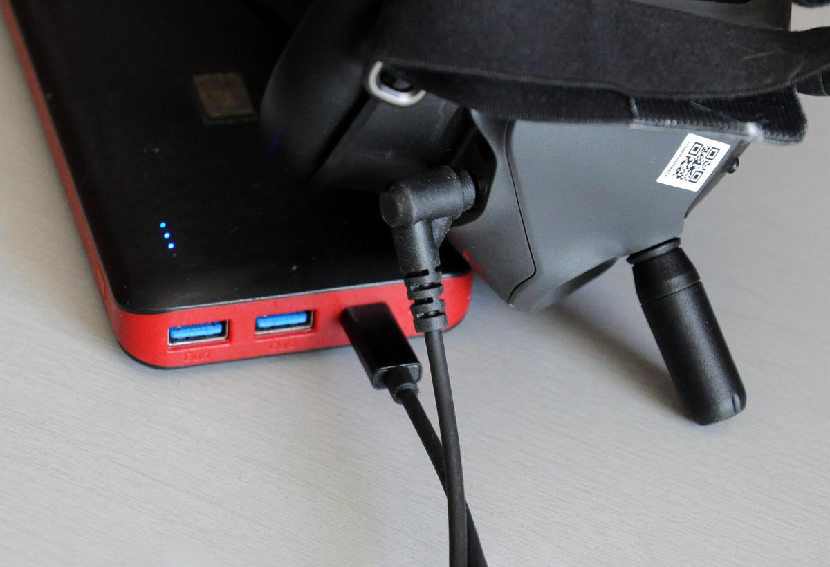 NewBeeDrone : un câble pour alimenter les casques V1 et V2 de DJI avec une Powerbank