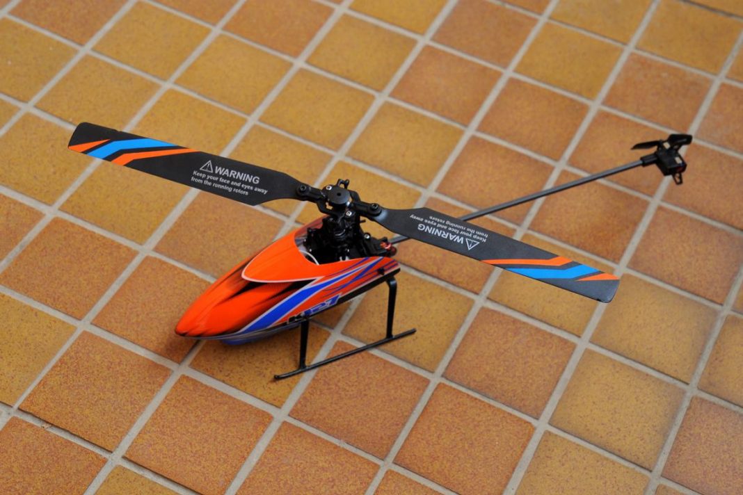 Alomejor XK K110S Cadre Principal Pièce de Rechange en Plastique Résistant à l'usure pour Hélicoptère RC Noir 1 X adapté pour Hélicoptère XK K110S RC