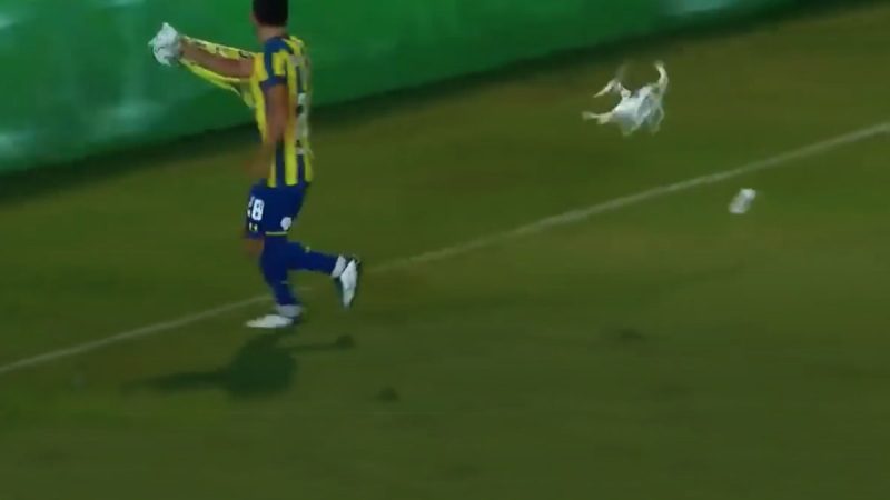 Le drone, le joueur de foot et le coup de crampon