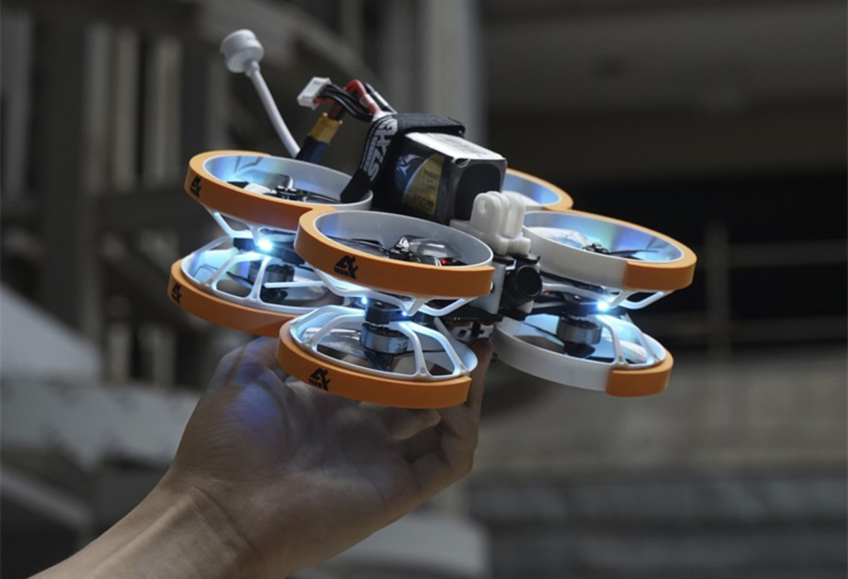 Axis Flying Air Force Pro X8, le Cinewhoop 2,5 pouces à 8 moteurs