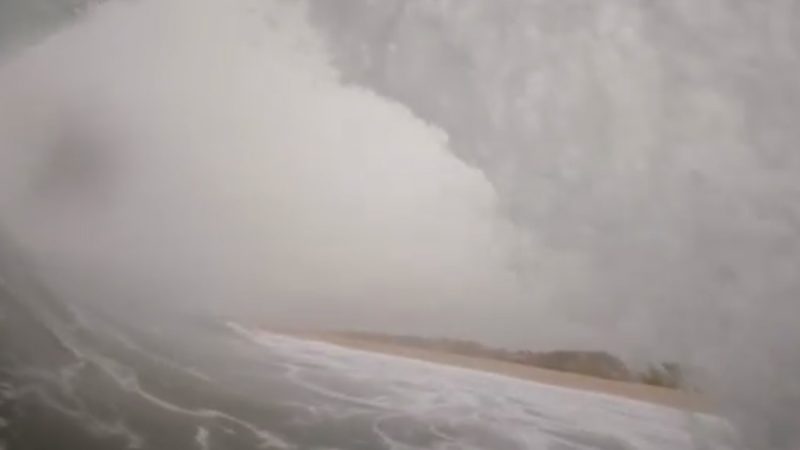 Heavy Water Films : passer dans le rouleau d’une vague de Nazare
