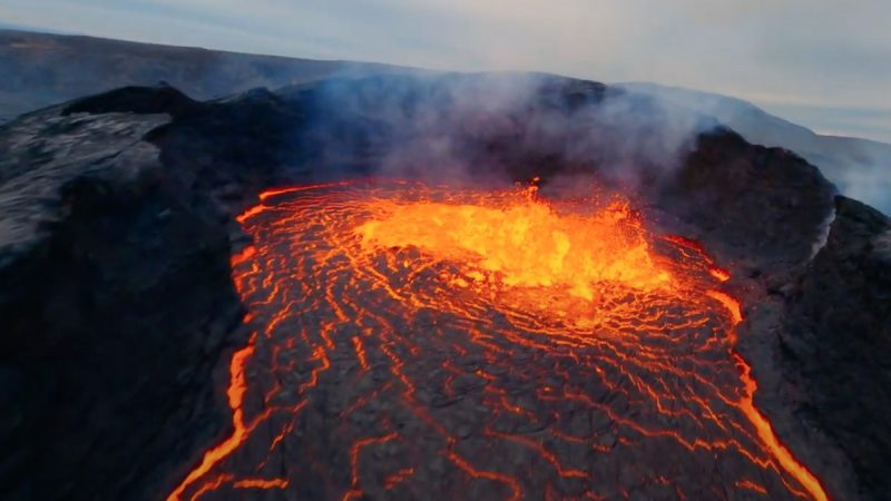 Le DJI FPV au-dessus du volcan Fagradalsfjall