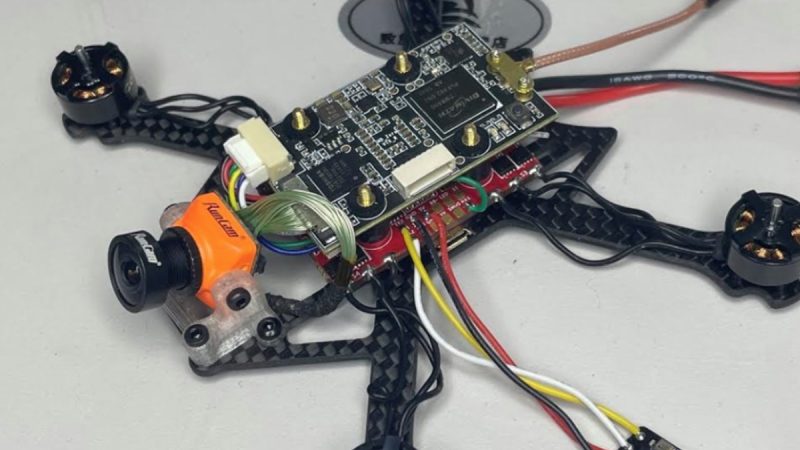 Fat Shark Shark Byte TX5R.1, un émetteur numérique destiné aux courses FPV racing