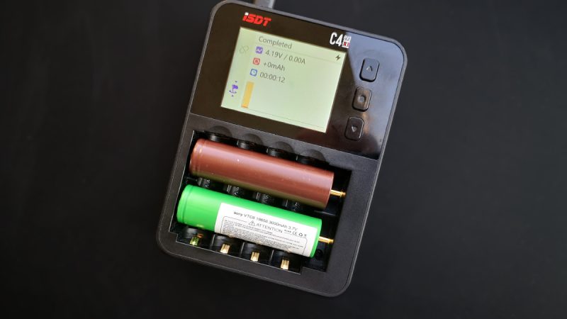 Chargeur ISDT C4 EVO pour piles rechargeables, le test