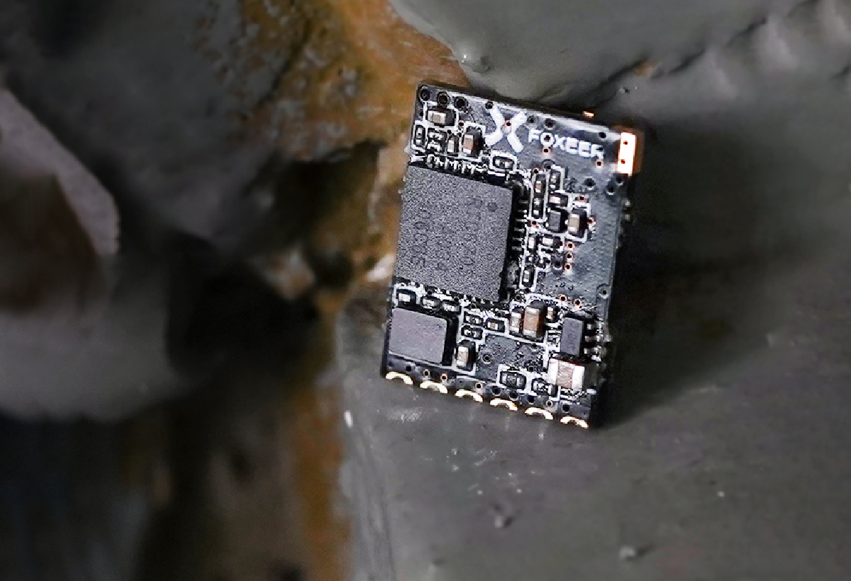 Foxeer Reaper Nano, un émetteur vidéo 5,8 GHz analogique tout petit format