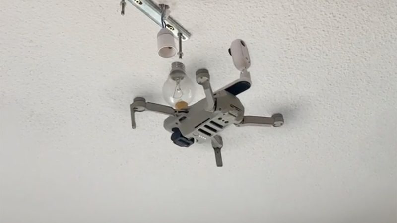 Insta360 : changer une ampoule et le coup de coude à DJI