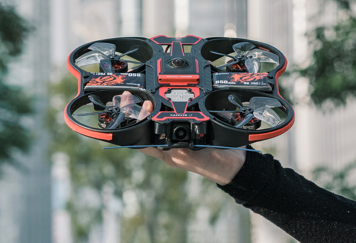 BetaFPV a dévoilé le Pavo360, un micro racer 3 pouces destiné aux prises de vues à 360°