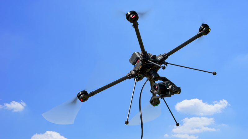 Elistair et Hexadrone proposent le webinaire « emporter 4 kg de charge utile avec un drone filaire à 90m »