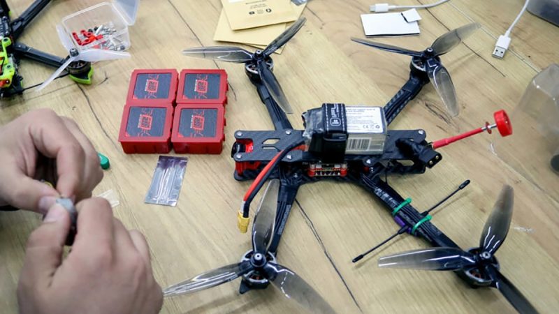 Nebesna Kara : le collectif de pilotes en FPV qui soutient l’effort de guerre ukrainien