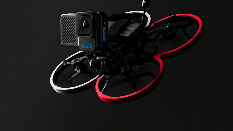 Avec la GoPro Hero10 Black Bones, GoPro désire séduire les amateurs de vols en FPV