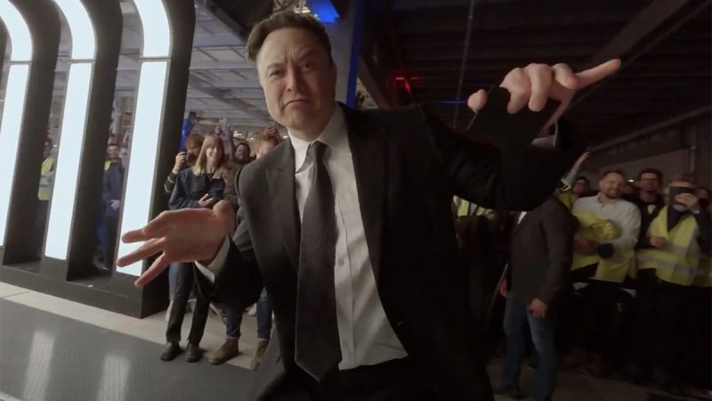 Skynamics : les pas de danse d’Elon Musk filmés en Cinewhoop (et l’intérieur de la Gigafactory 4)