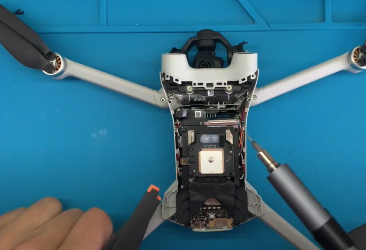 DJI Mini 3 teardown : la vidéo du démontage