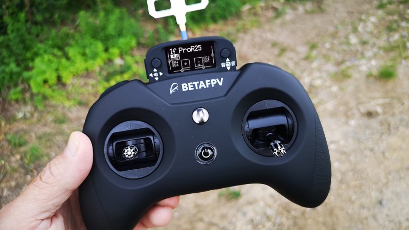 BetaFPV LiteRadio 3 Pro, le test d’une mini radiocommande multiprotocole
