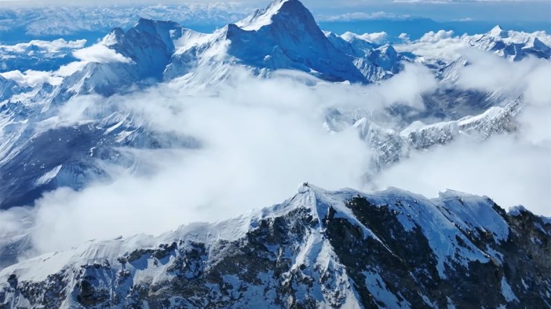 Un Mavic 3 de DJI vole au-dessus de l’Everest, jusqu’à 9232 mètres d&rsquo;altitude