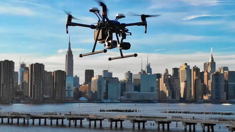 Voler en drone à New-York : le casse-tête juridique