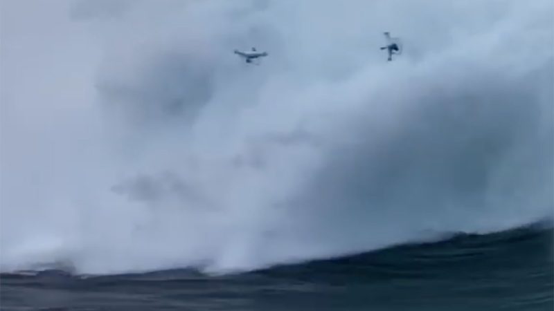 Duel de Phantom de DJI sur les vagues