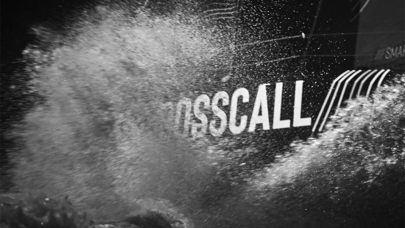 Crosscall : la vidéo Duo tournée en mer, de nuit, avec un drone-projecteur !