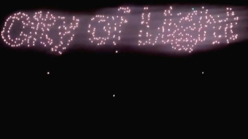 Australie : 50 drones s’écrasent pendant un spectacle