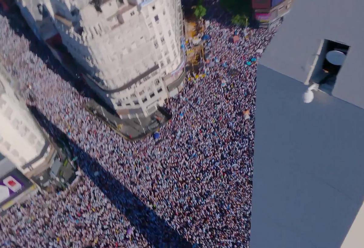 Survol de la foule en drone après la victoire de l’Argentine