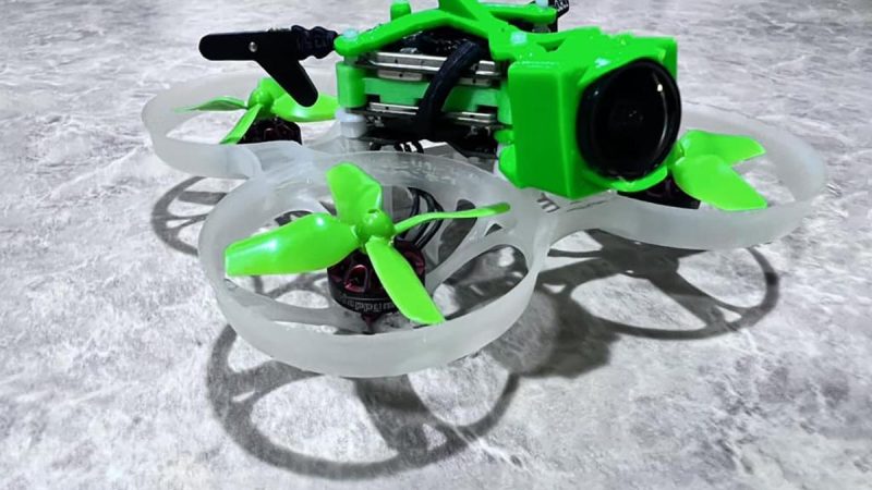 Le Mobigital 7 de Dax Neal, un nano racer 2S en Caddx Walksnail ou DJI O3 Air Unit