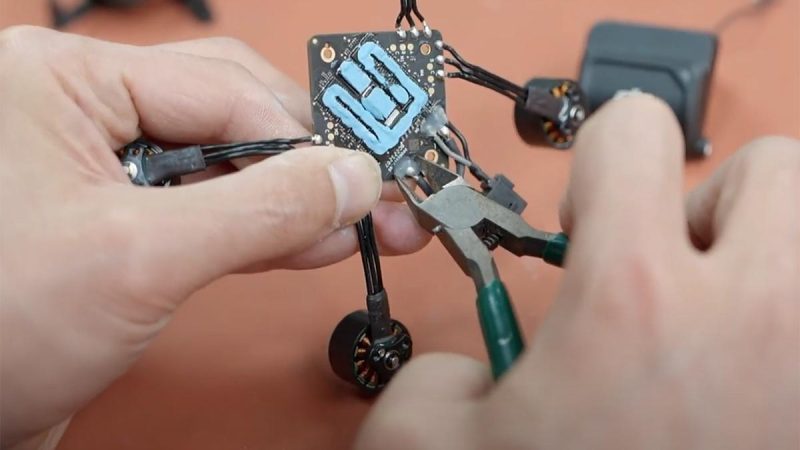 Axisflying a publié la vidéo de montage de l’Avata 3.5’’ Frame Kit