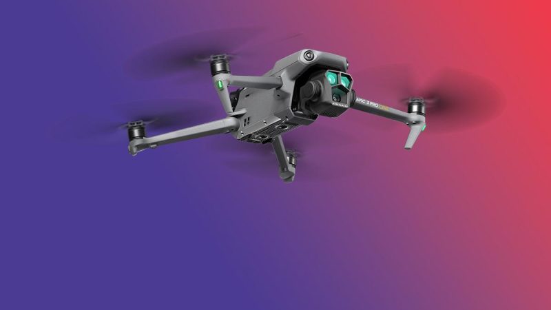 DJI présente le Mavic 3 Pro et le Mavic 3 Pro Cine, avec 3 caméras à bord