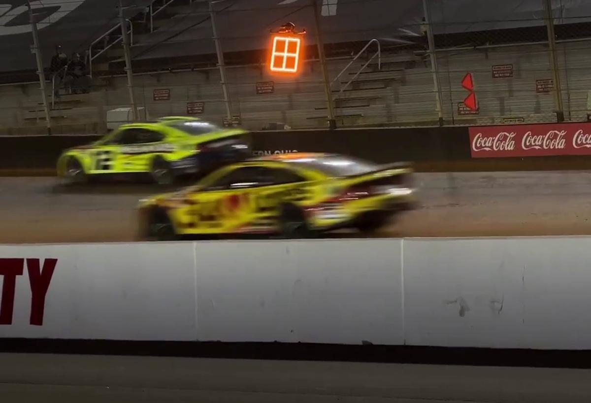 Un Inspire 2 de DJI avec des LED est utilisé pendant des courses du Nascar