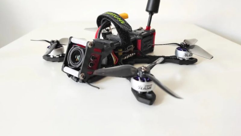 JeNo, le racer de la communauté WeAreFPV, compatible DJI O3, est dispo en versions 3 et 3,5 pouces
