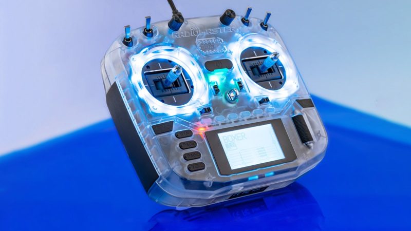 Radiomaster présente la radiocommande Boxer ELRS en édition transparente