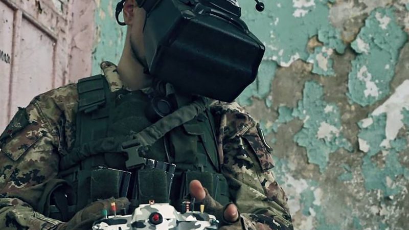 Une société russe indique avoir conçu un racer FPV capable d’être placé en veille