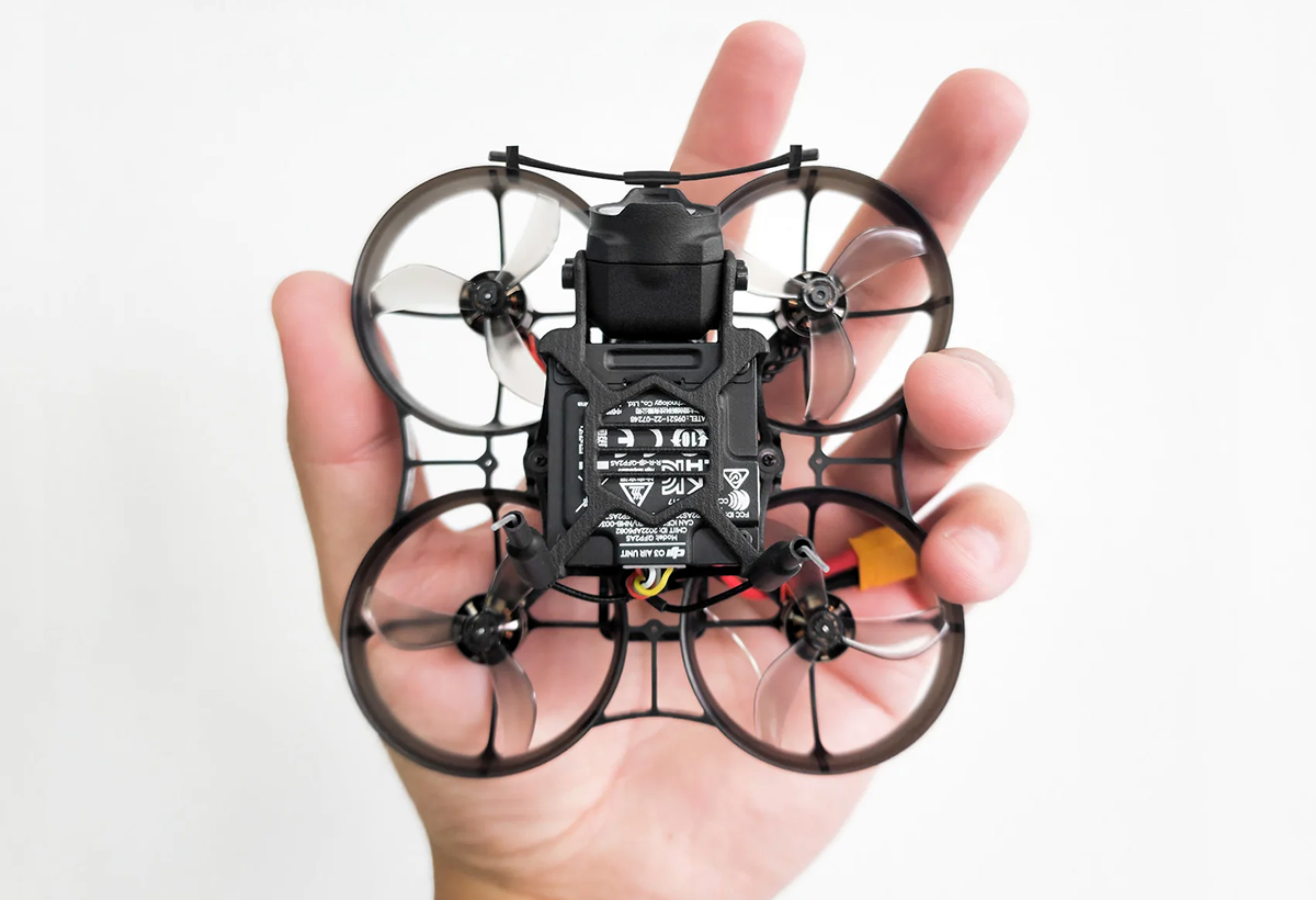 NewBeeDrone propose l’AcroBee75 HD 03 BNF de 75 mm