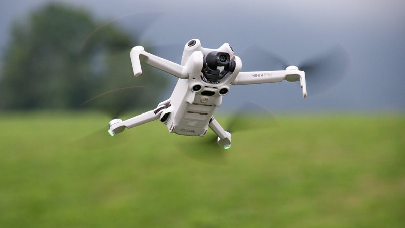 DJI Mini 4 Pro : le test d’un drone de classe C0 avec une détection d’obstacles à 360°
