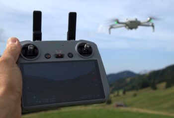 DJI Mini 3 Pro : test de la batterie Plus, pour presque 10 minutes de vol  supplémentaires - Helicomicro