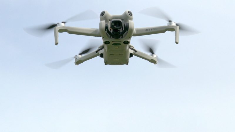 DJI Mini 4 Pro avec DJI RC-N2 : Drone Tweaks retire la limitation de hauteur à 120 mètres