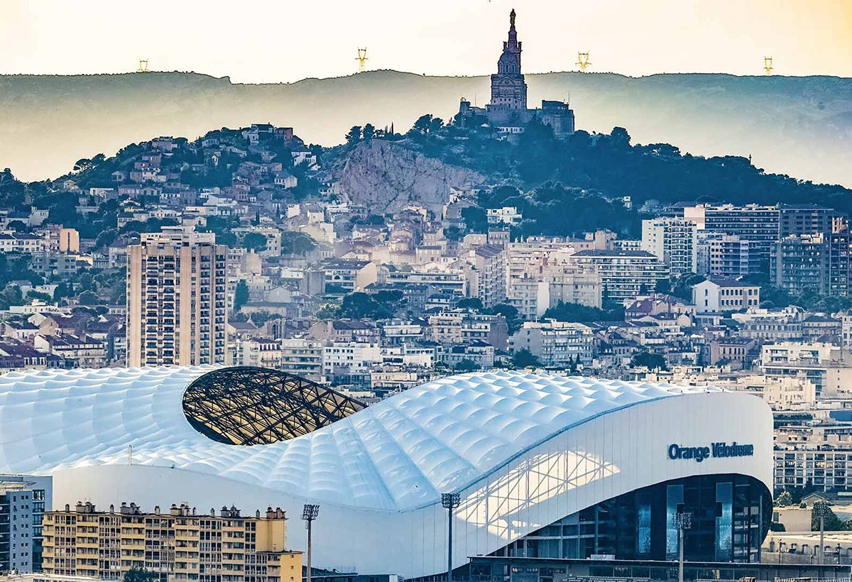 Marseille, le stade Vélodrome, Notre-Dame-de-la-Garde et le drone