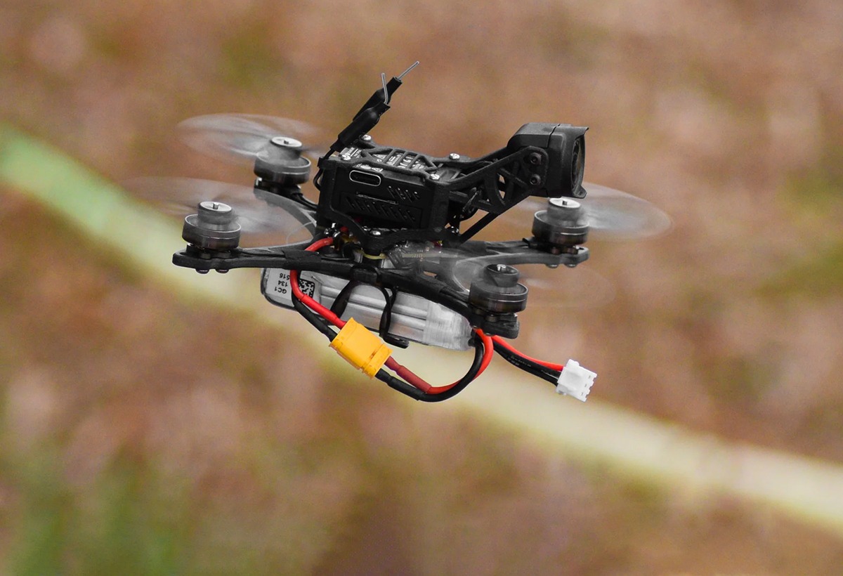 NewBeeDrone présente le SavageBee HD 03, un toothpick HD DJI O3