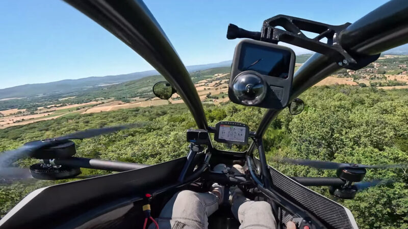 Jetson One : un vol de 8 minutes en eVTOL au-dessus d’une colline toscane