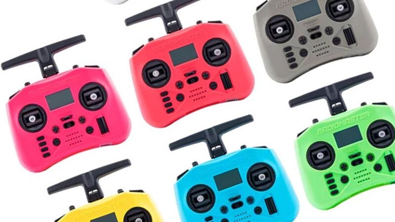 Radiomaster présente la radiocommande Pocket Crush ELRS en 7 coloris