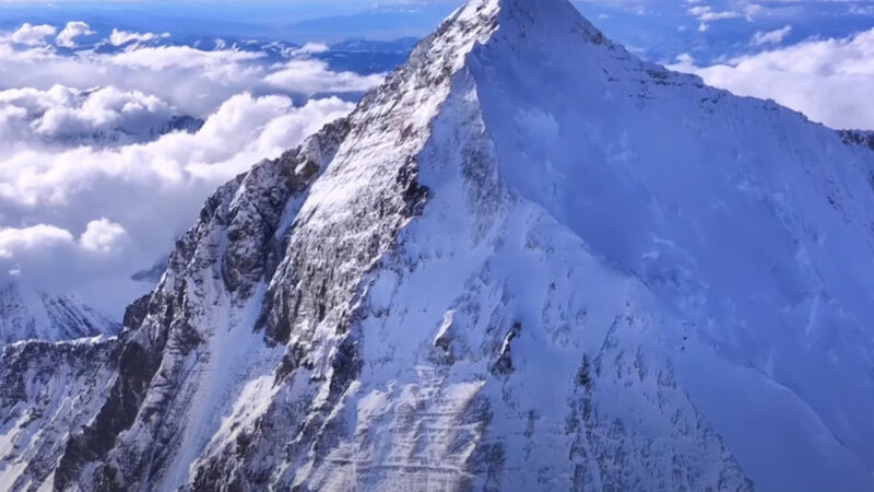 DJI Mavic 3 Pro : un vol du Lhotse vers l’Everest, à plus de 8000 mètres