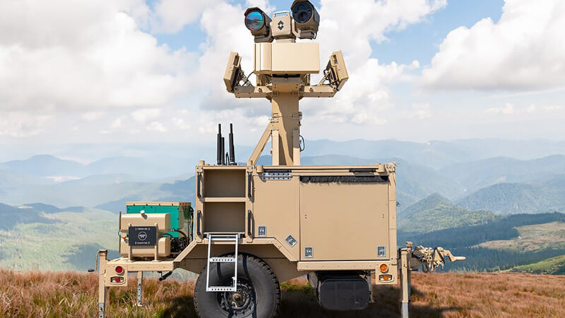 Teledyne FLIR Defense Cerberus XL C-UAS : un système qui promet de détecter un essaim de 500 drones et de le neutraliser