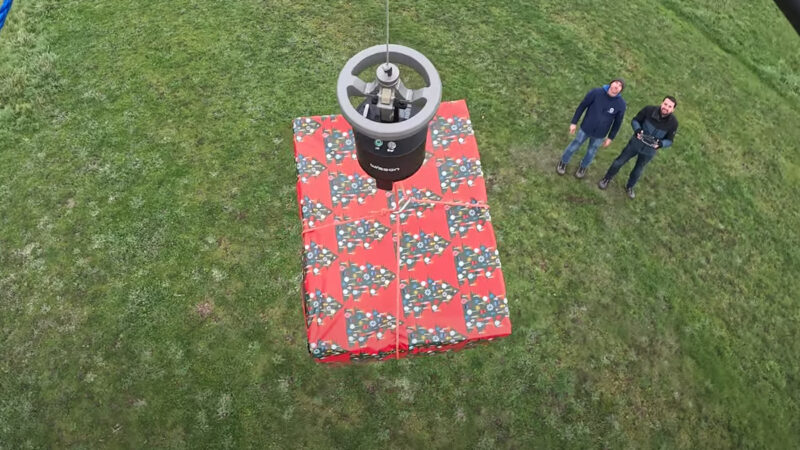 Gautier Veltri : Et si on mettait un bras robotisé, un grappin et un karcher sur un drone géant ?
