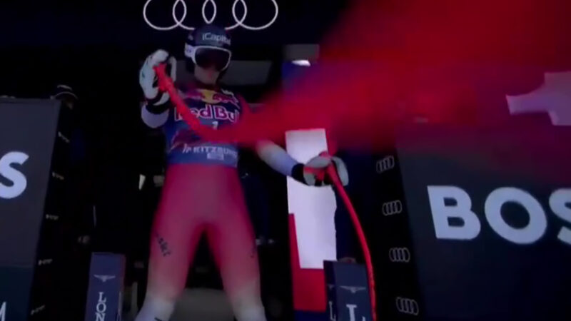Descente de ski à Kitzbühel : le drone FPV vs le skieur (dé)concentré