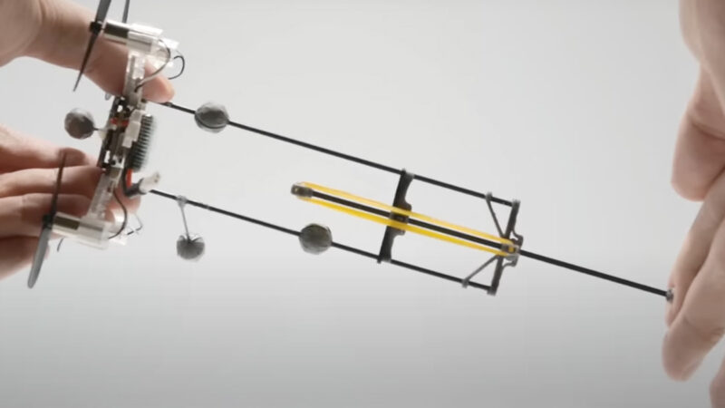 Université de Hong-Kong : un robot sauteur associé à un drone pour une stabilité et une autonomie améliorées