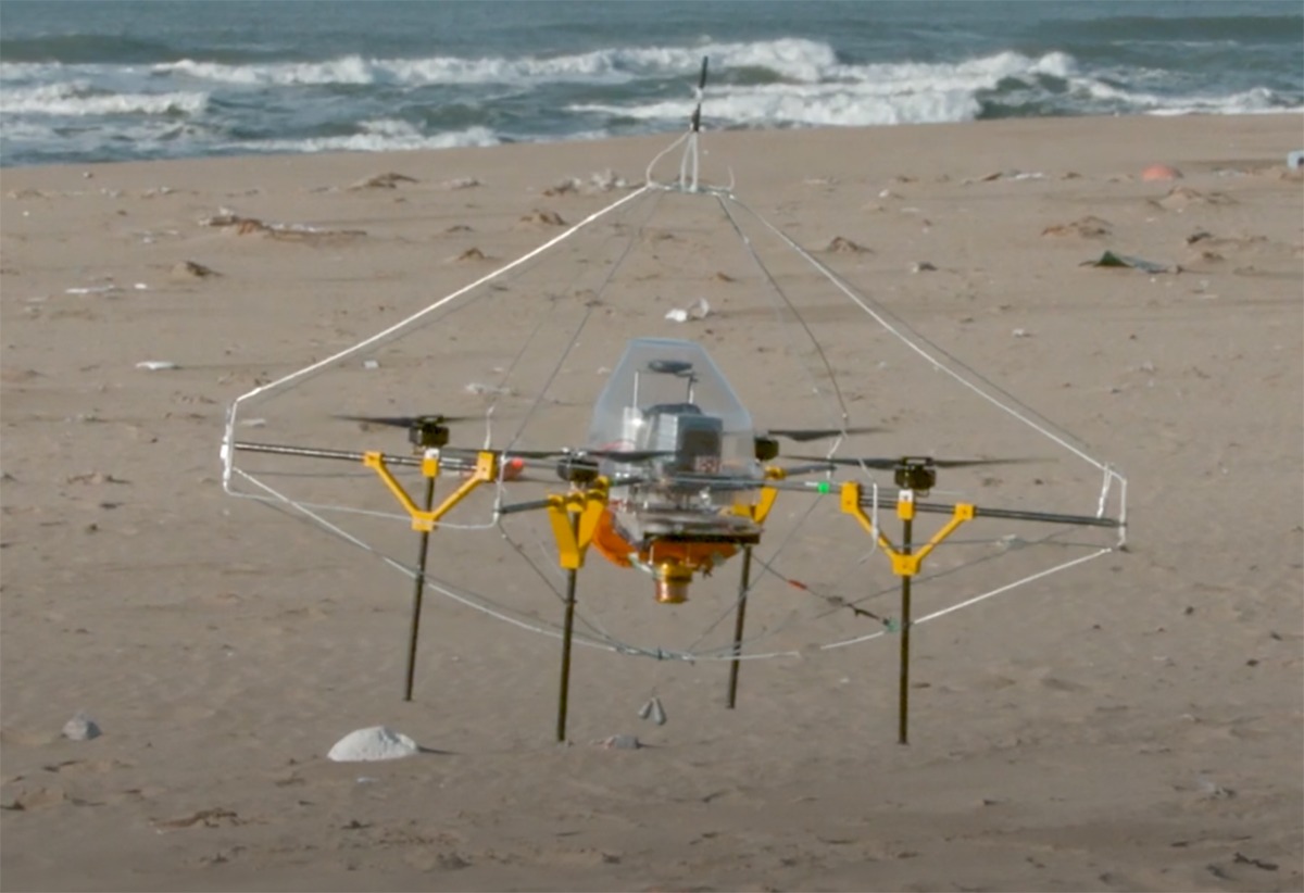 NTT a développé un drone déclencheur d’éclairs pendant les orages