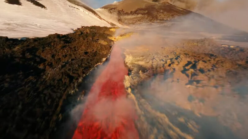 Joshua Turner : Skiing on an erupting volcano / Mt Etna Cinematic FPV