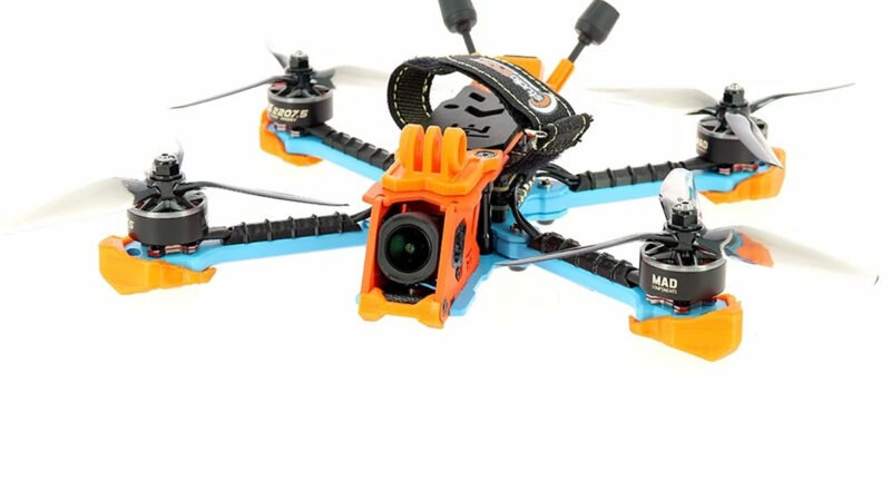 L’Atelier studioSPORT propose le drone FPV AKv2 en version Gulf (et les explications de David de la Team Mistral)