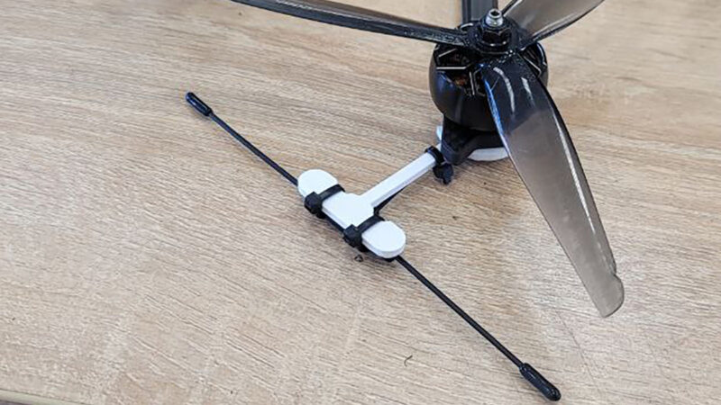 DarkWing Dynamics : les STL de montages d’antennes pour drones FPV (inspirés par des drones russes)