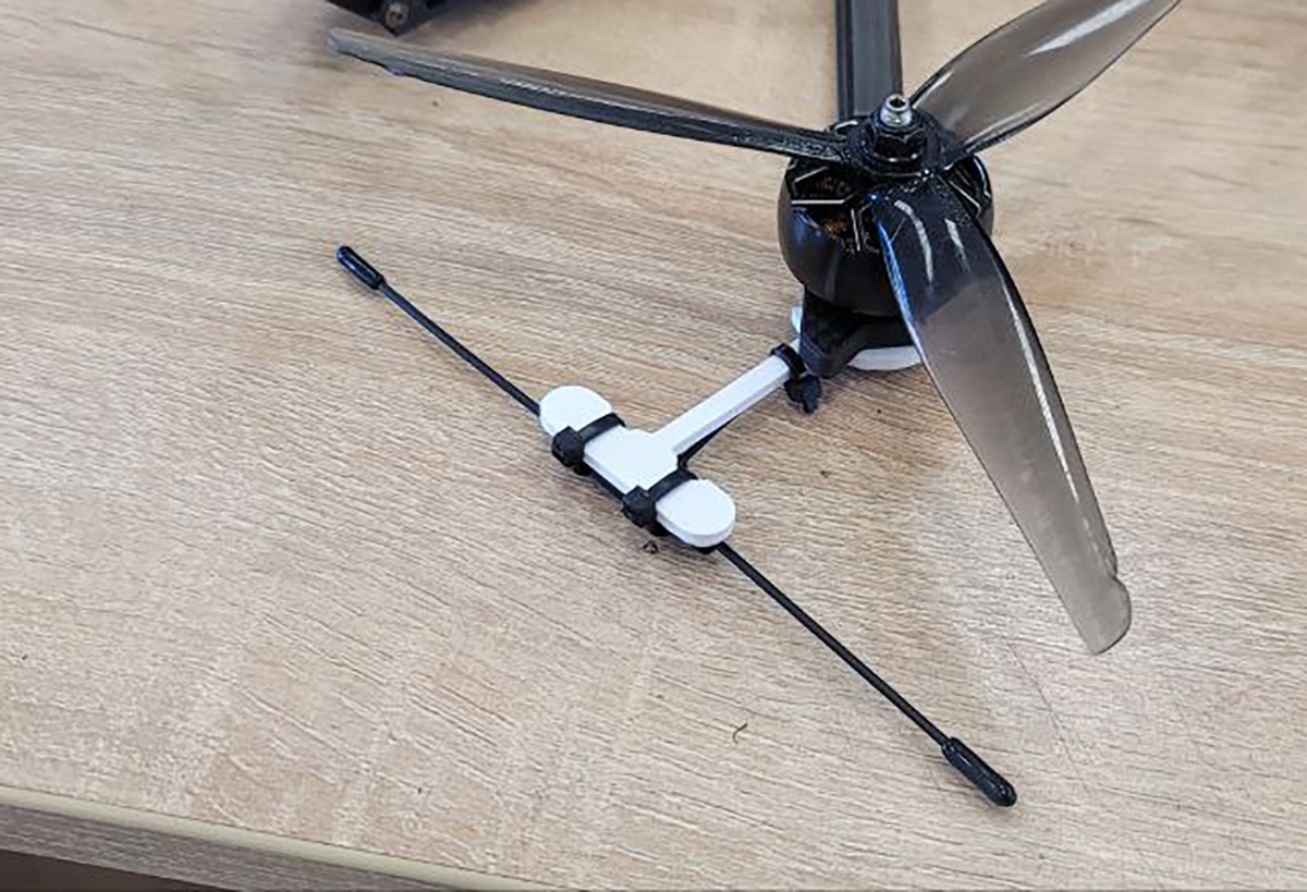 DarkWing Dynamics : les STL de montages d’antennes pour drones FPV (inspirés par des drones russes)